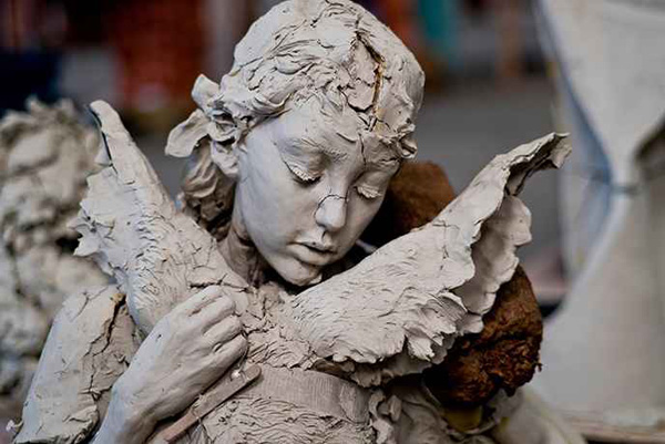Clay sculpture by Adrian Villar Rojas.  Source: Guardian
