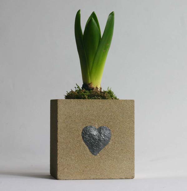 Plant pot with heart