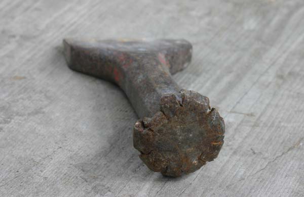 What does 'mushroom head' on a chisel mean? Why are mushroom head chisels  dangerous? - Quora