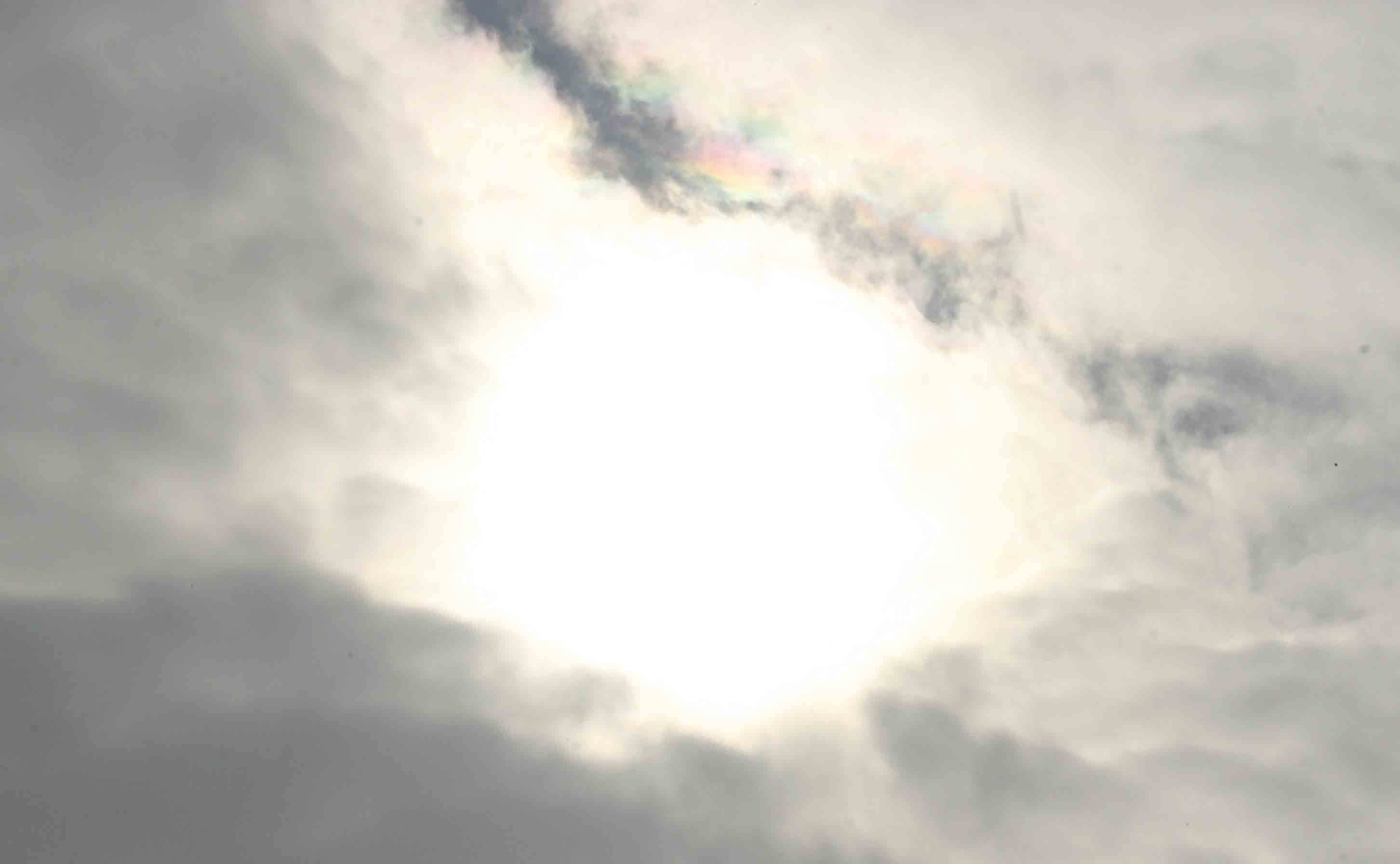 Cloud colour during eclipse