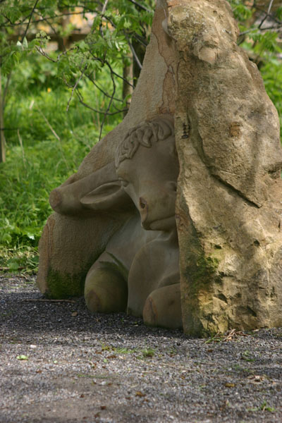 Aurochs sculpture by Jennifer Tetlow