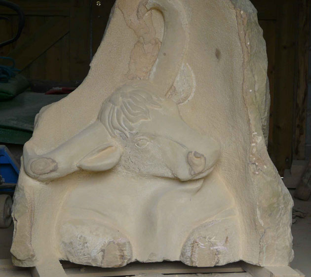 Aurochs sculpture finishing details