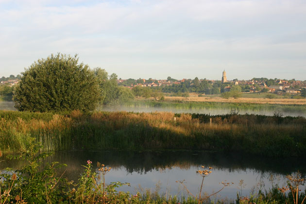 Early morning Irthlingborough Lakes and Meadows