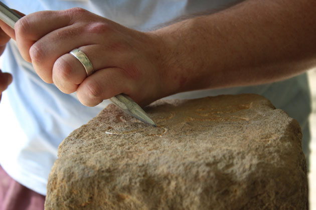 Lettercutting in stone