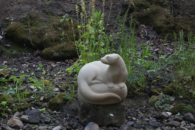Otter stone sculpture by Jennifer Tetlow