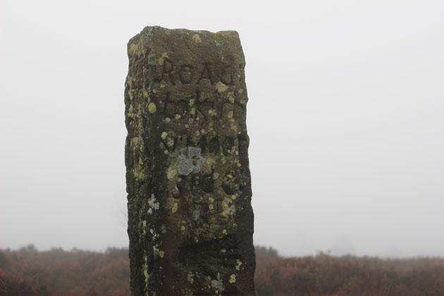 sculped hand on Kirkbymoorside waymarker