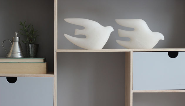 Bird sculpture in white alabaster