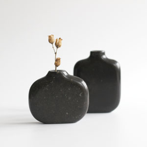 Stem vase in Stanhope Black Marble