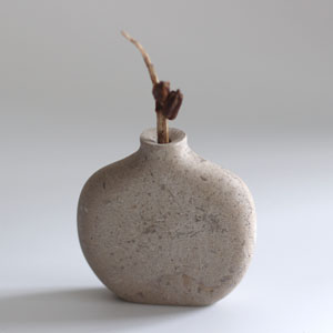 Hopton Wood stone vase