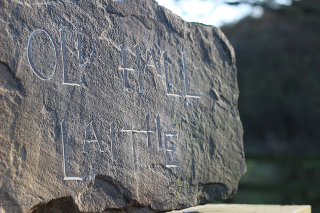 Lettercutting in stone