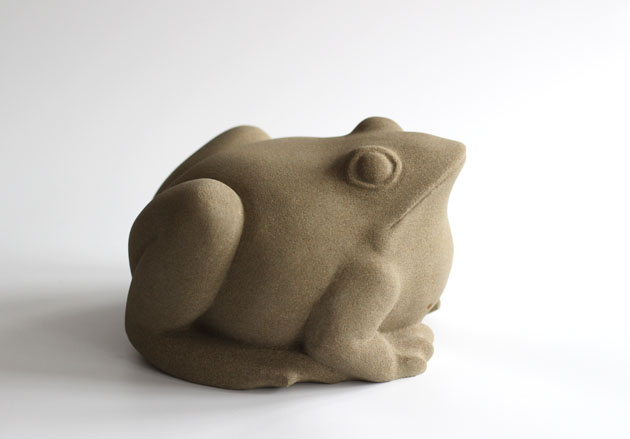 Frog sculpture