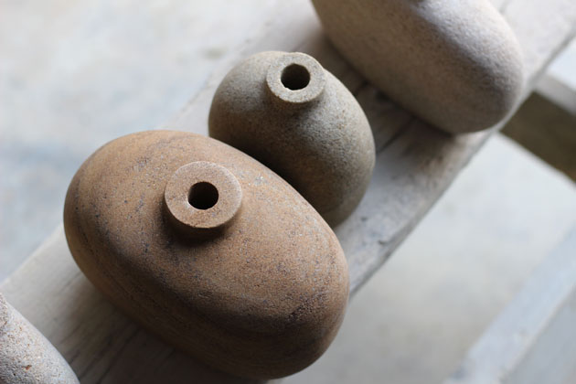 Stem vases in Sandstone