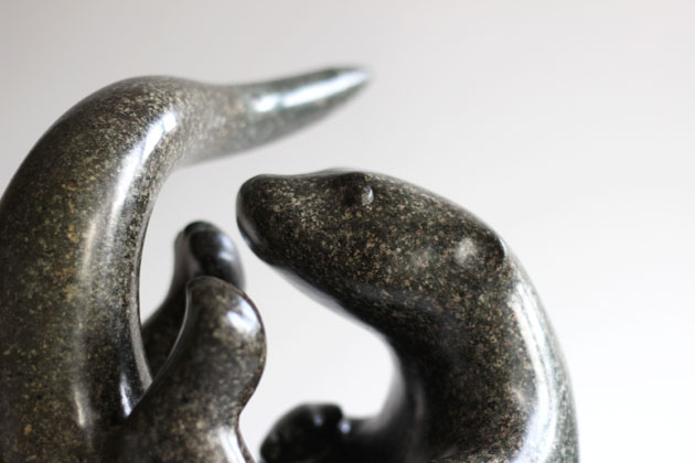 otter sculpture detail