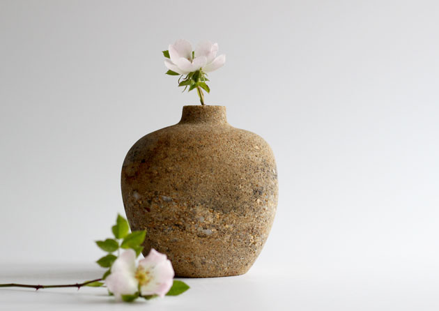 Catcastle stone carved vase