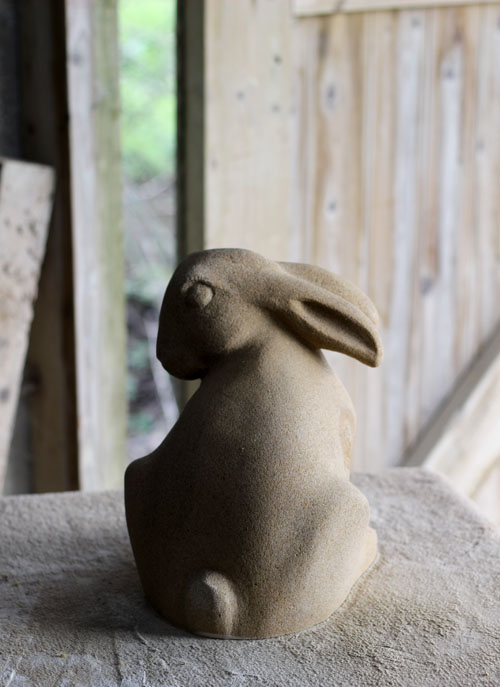 Hare sculpture 