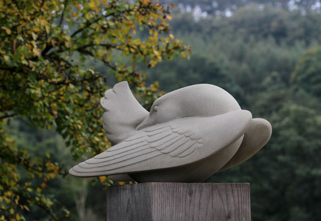 Preen - bird sculpture